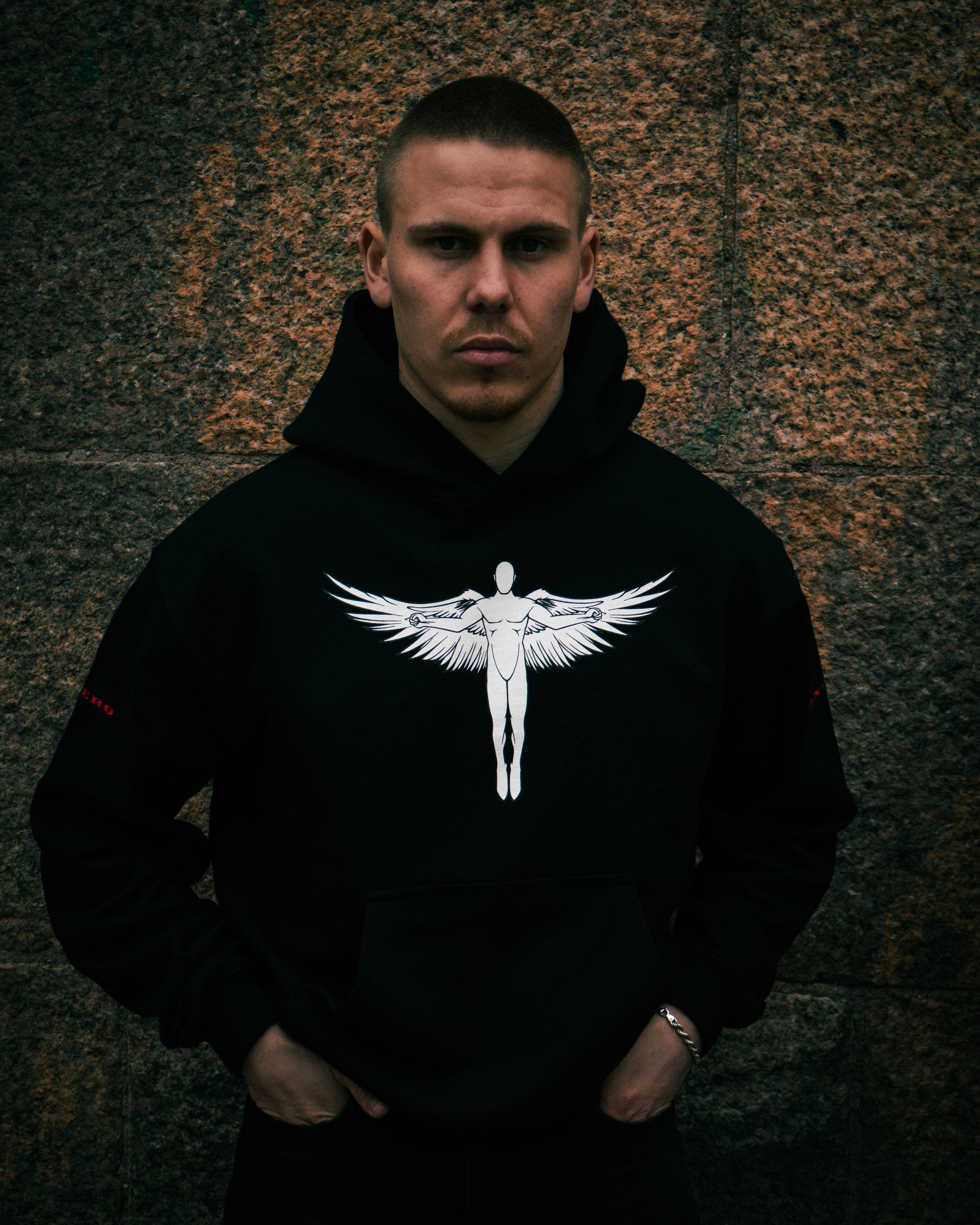'THE MAN WHO TOOK FLIGHT' HOODIE [SVART] - Antero